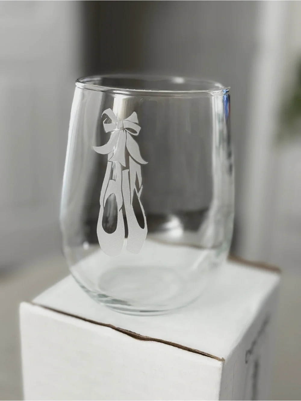 Clear Ballet Slippers Stemless Wine Glass - White Etched Design